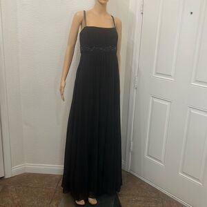David’s Bridal Womans Black Spaghetti Strap Long 💯 Polyester Ball Gown